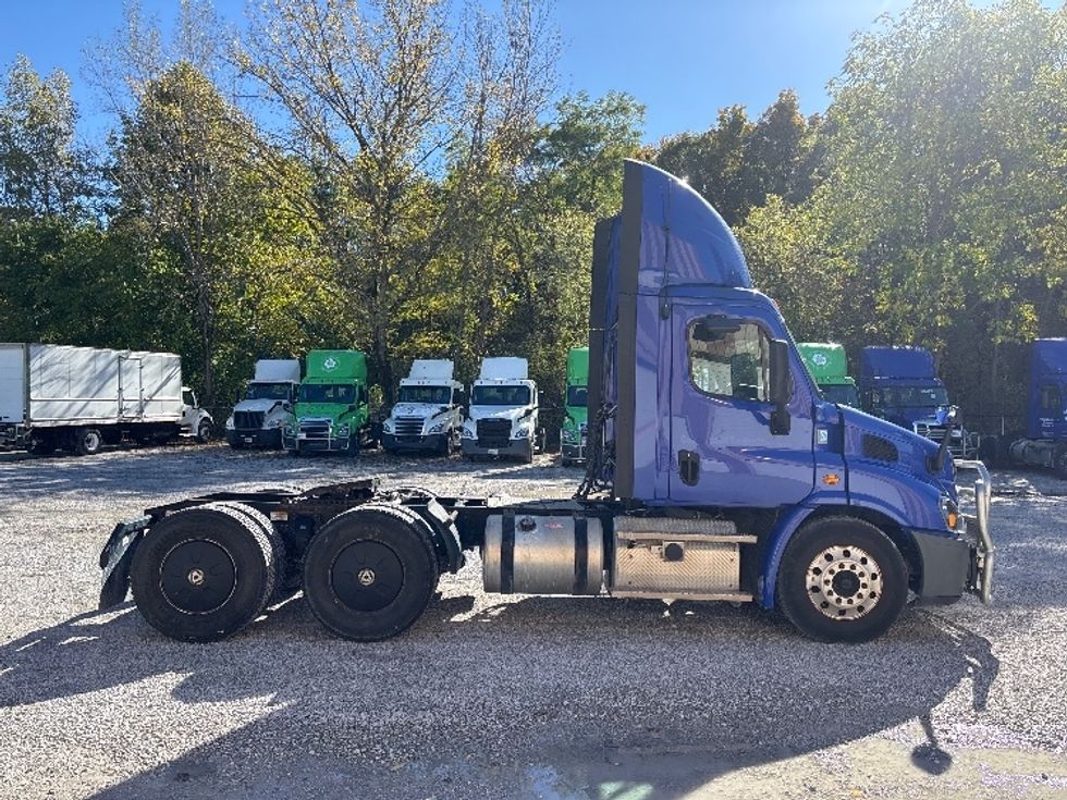 Day Cab Tractor-Heavy Duty Tractors-Freightliner-2020-Cascadia 11364ST-South Bend-IN-546,730\n\t\tmiles-$ 31,000 - Image 8