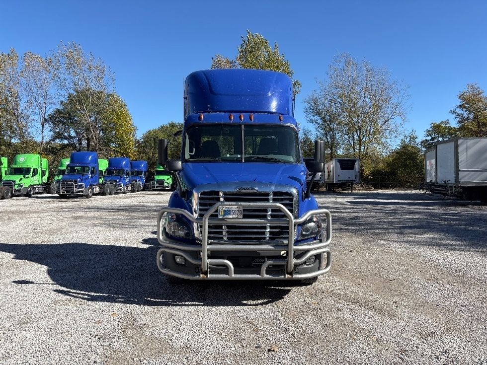 Day Cab Tractor-Heavy Duty Tractors-Freightliner-2020-Cascadia 11364ST-South Bend-IN-575,615\n\t\tmiles-$ 28,500 - Image 2