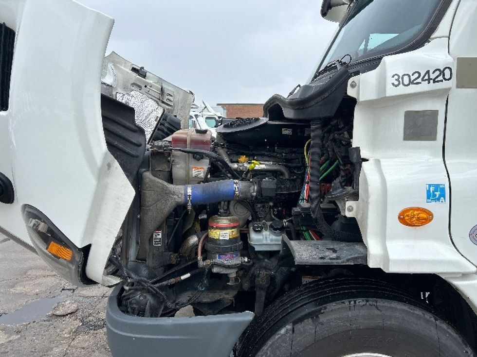 Day Cab Tractor-Heavy Duty Tractors-Freightliner-2020-Cascadia 11364ST-Sturtevant-WI-375,851\n\t\tmiles-$ 41,750 - Image 16