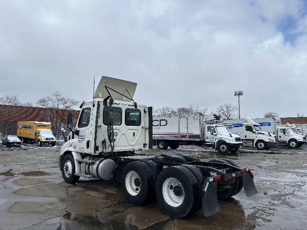 Day Cab Tractor-Heavy Duty Tractors-Freightliner-2020-Cascadia 11364ST-Sturtevant-WI-375,851\n\t\tmiles-$ 41,750 - Image 5
