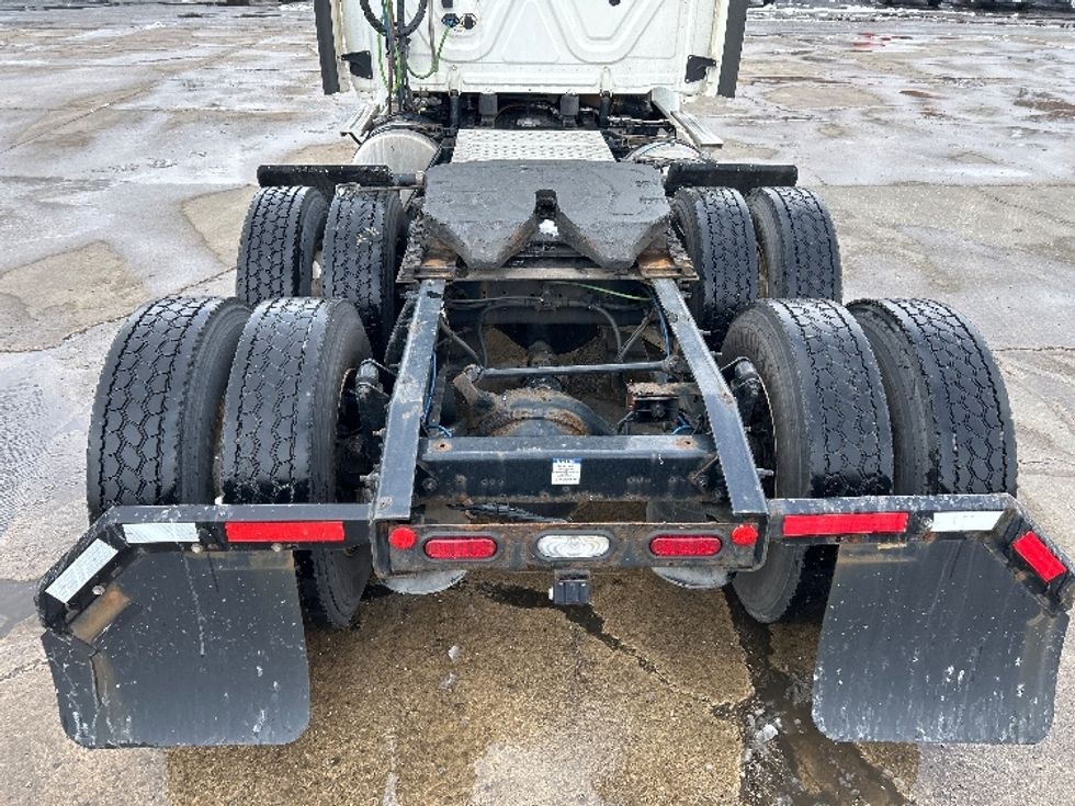 Day Cab Tractor-Heavy Duty Tractors-Freightliner-2020-Cascadia 11364ST-Sturtevant-WI-375,851\n\t\tmiles-$ 41,750 - Image 6