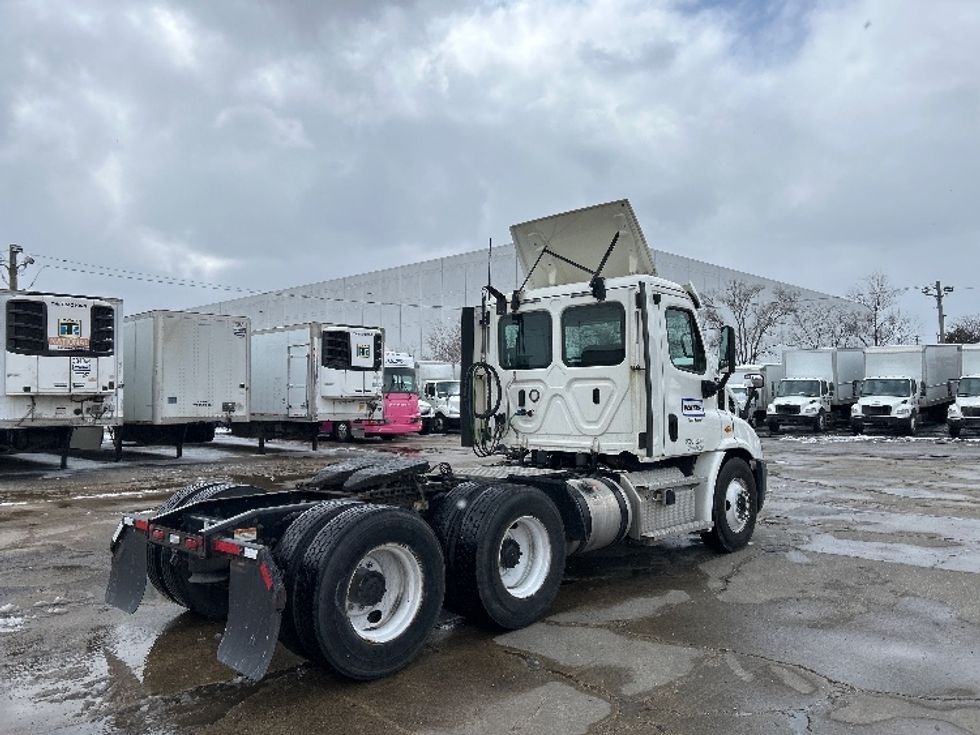 Day Cab Tractor-Heavy Duty Tractors-Freightliner-2020-Cascadia 11364ST-Sturtevant-WI-375,851\n\t\tmiles-$ 41,750 - Image 7