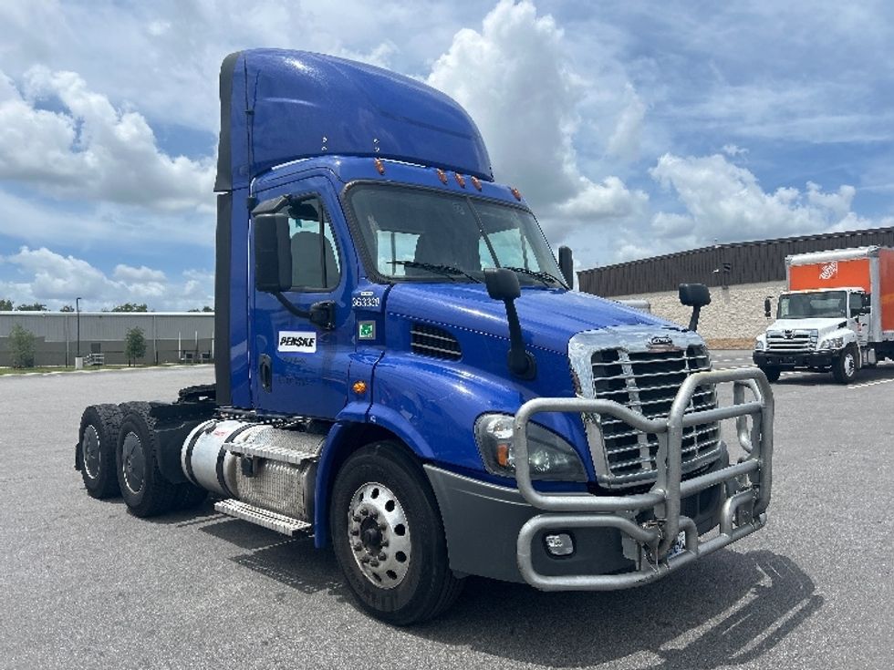 Day Cab Tractor-Heavy Duty Tractors-Freightliner-2020-Cascadia 11364ST-Tampa-FL-411,512\n\t\tmiles-$ 42,250 - Image 1