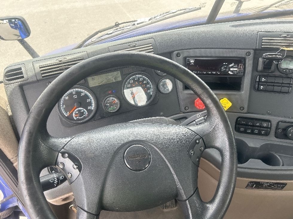 Day Cab Tractor-Heavy Duty Tractors-Freightliner-2020-Cascadia 11364ST-Tampa-FL-411,512\n\t\tmiles-$ 42,250 - Image 11