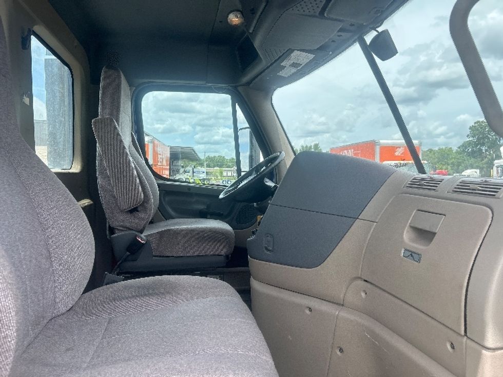 Day Cab Tractor-Heavy Duty Tractors-Freightliner-2020-Cascadia 11364ST-Tampa-FL-411,512\n\t\tmiles-$ 42,250 - Image 14