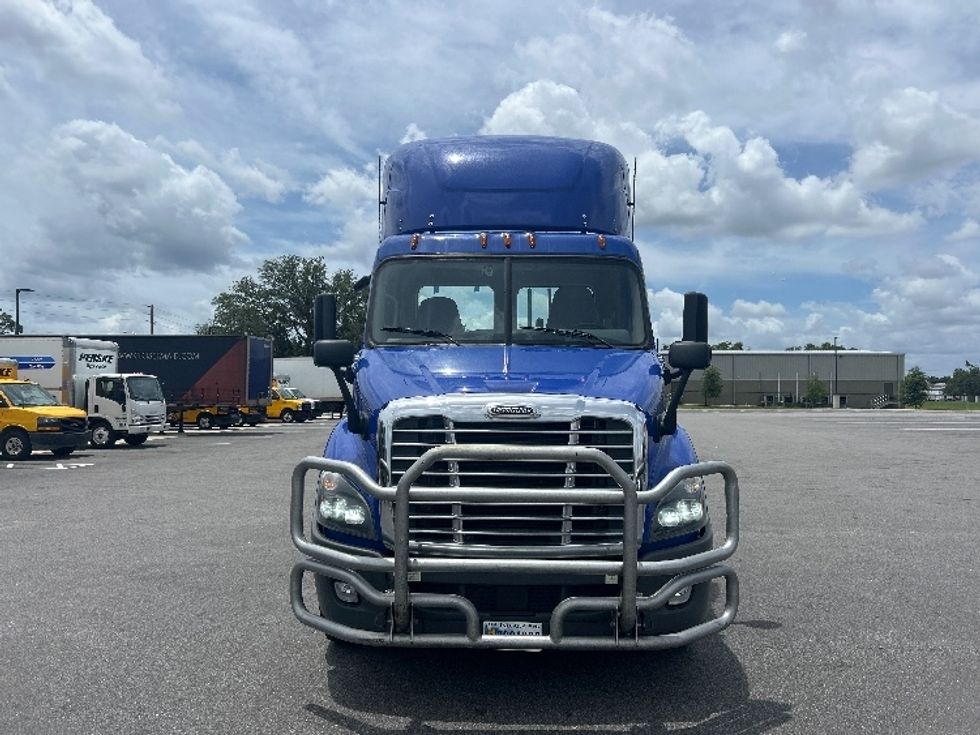 Day Cab Tractor-Heavy Duty Tractors-Freightliner-2020-Cascadia 11364ST-Tampa-FL-411,512\n\t\tmiles-$ 42,250 - Image 2