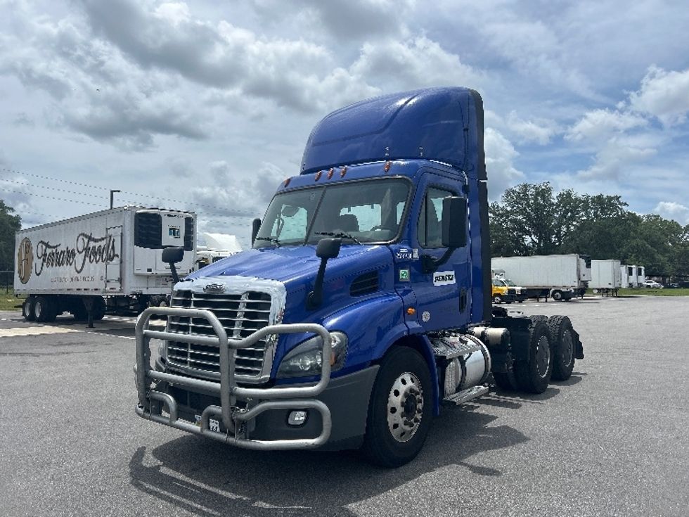 Day Cab Tractor-Heavy Duty Tractors-Freightliner-2020-Cascadia 11364ST-Tampa-FL-411,512\n\t\tmiles-$ 42,250 - Image 3