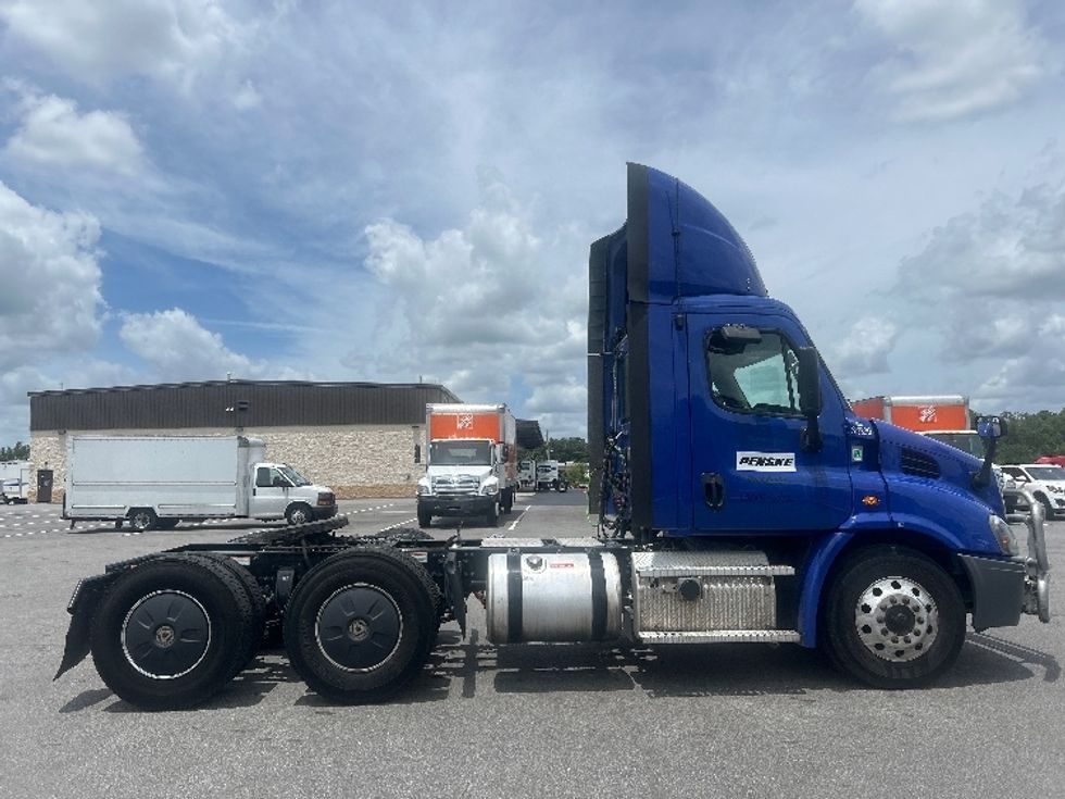 Day Cab Tractor-Heavy Duty Tractors-Freightliner-2020-Cascadia 11364ST-Tampa-FL-411,512\n\t\tmiles-$ 42,250 - Image 8