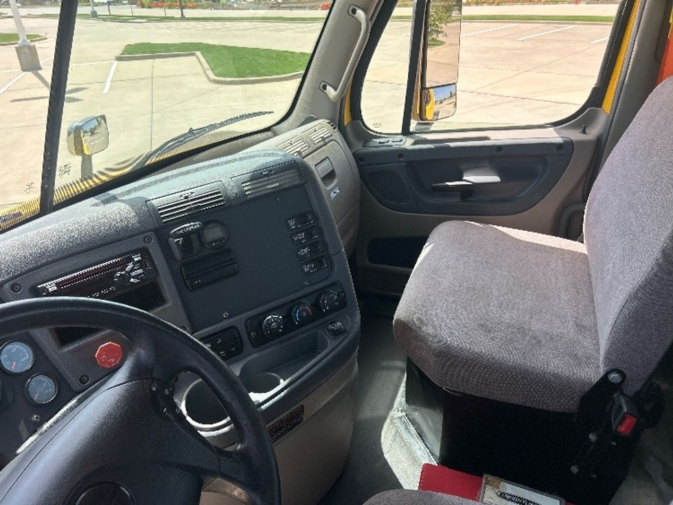 Day Cab Tractor-Heavy Duty Tractors-Freightliner-2020-Cascadia 11364ST-Terrell-TX-392,646\n\t\tmiles-$ 39,250 - Image 10