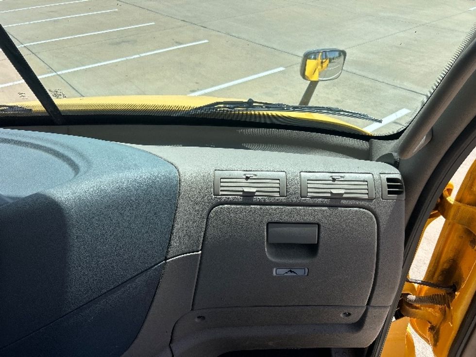 Day Cab Tractor-Heavy Duty Tractors-Freightliner-2020-Cascadia 11364ST-Terrell-TX-392,646\n\t\tmiles-$ 39,250 - Image 13