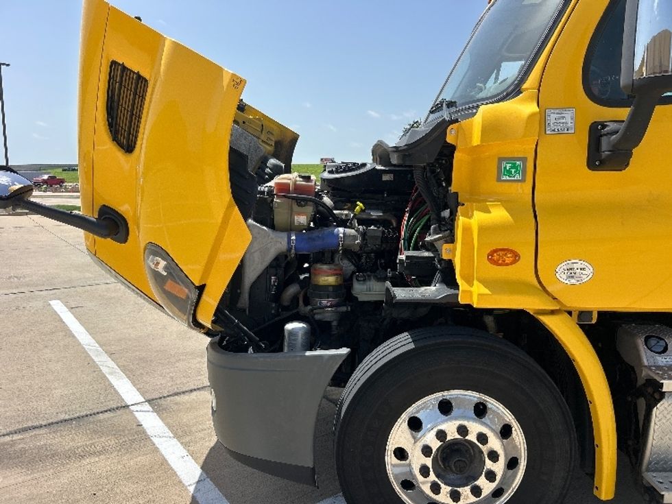 Day Cab Tractor-Heavy Duty Tractors-Freightliner-2020-Cascadia 11364ST-Terrell-TX-392,646\n\t\tmiles-$ 39,250 - Image 16