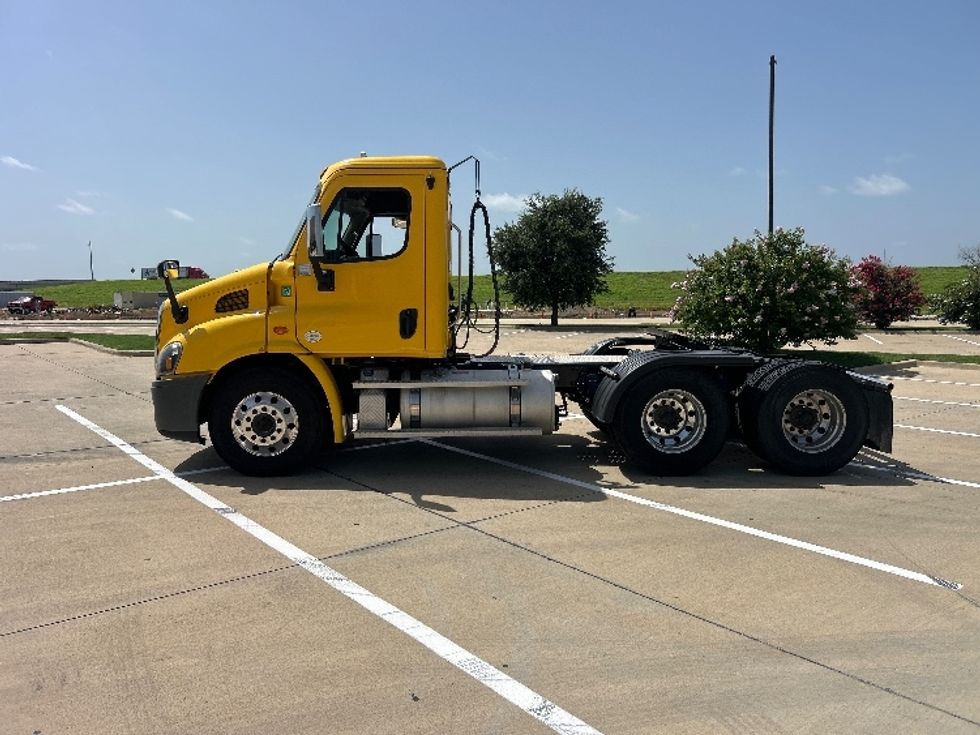 Day Cab Tractor-Heavy Duty Tractors-Freightliner-2020-Cascadia 11364ST-Terrell-TX-392,646\n\t\tmiles-$ 39,250 - Image 4