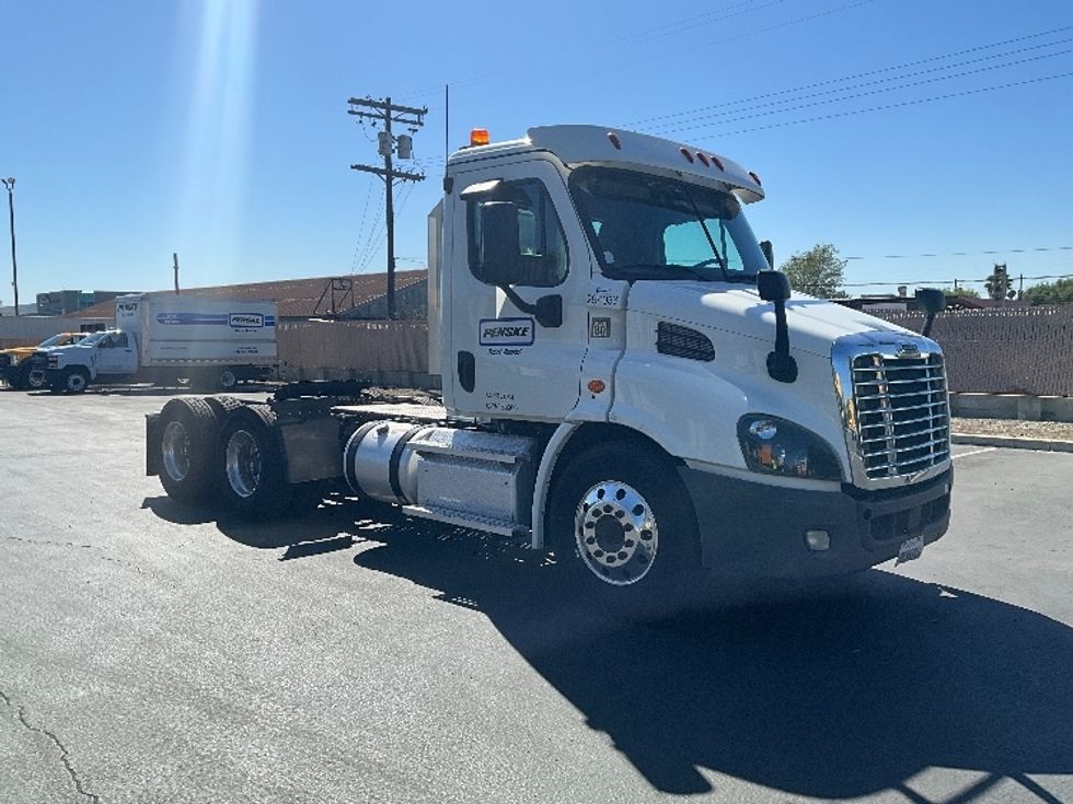 Day Cab Tractor-Heavy Duty Tractors-Freightliner-2020-Cascadia 11364ST-Torrance-CA-177,144\n\t\tmiles-$ 60,000 - Image 1