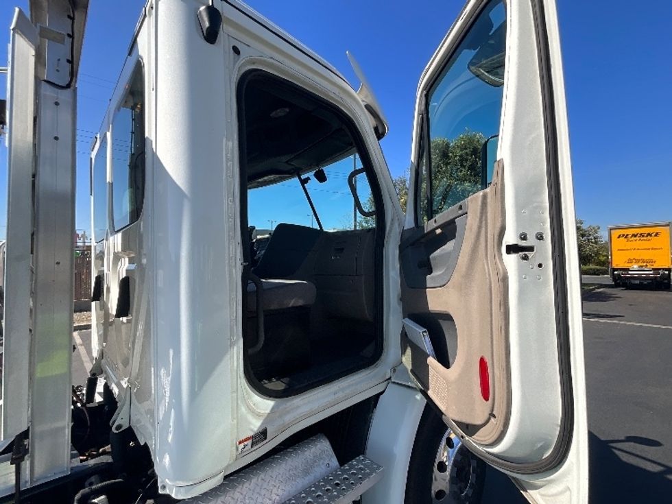 Day Cab Tractor-Heavy Duty Tractors-Freightliner-2020-Cascadia 11364ST-Torrance-CA-177,144\n\t\tmiles-$ 60,000 - Image 12
