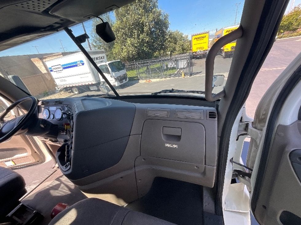 Day Cab Tractor-Heavy Duty Tractors-Freightliner-2020-Cascadia 11364ST-Torrance-CA-177,144\n\t\tmiles-$ 60,000 - Image 13