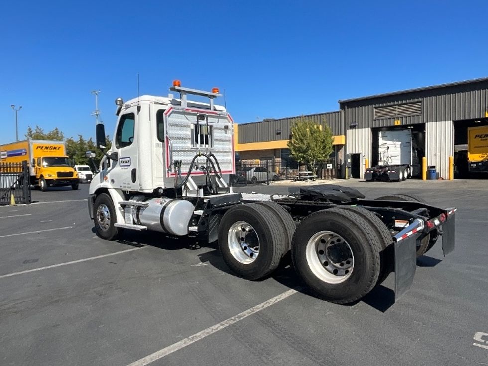 Day Cab Tractor-Heavy Duty Tractors-Freightliner-2020-Cascadia 11364ST-Torrance-CA-177,144\n\t\tmiles-$ 60,000 - Image 5