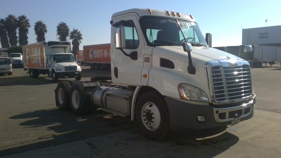Day Cab Tractor-Heavy Duty Tractors-Freightliner-2020-Cascadia 11364ST-Tracy-CA-308,384\n\t\tmiles-$ 44,000 - Image 1