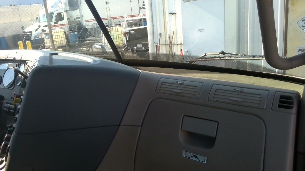 Day Cab Tractor-Heavy Duty Tractors-Freightliner-2020-Cascadia 11364ST-Tracy-CA-308,384\n\t\tmiles-$ 44,000 - Image 13