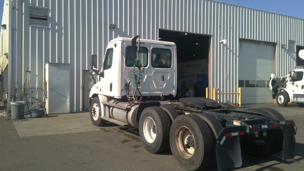 Day Cab Tractor-Heavy Duty Tractors-Freightliner-2020-Cascadia 11364ST-Tracy-CA-308,384\n\t\tmiles-$ 44,000 - Image 5