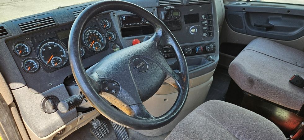 Day Cab Tractor-Heavy Duty Tractors-Freightliner-2020-Cascadia 11364ST-Tulsa-OK-305,437\n\t\tmiles-$ 45,250 - Image 10