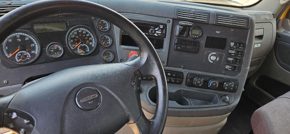 Day Cab Tractor-Heavy Duty Tractors-Freightliner-2020-Cascadia 11364ST-Tulsa-OK-305,437\n\t\tmiles-$ 45,250 - Image 11