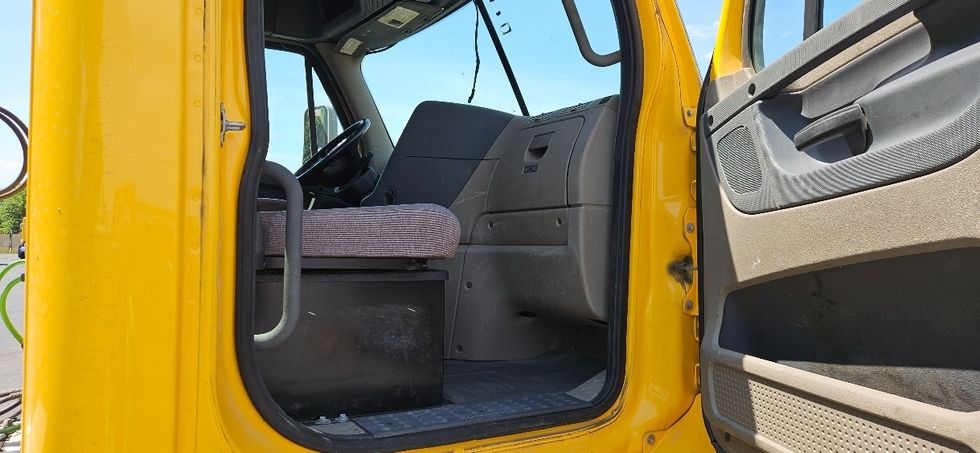 Day Cab Tractor-Heavy Duty Tractors-Freightliner-2020-Cascadia 11364ST-Tulsa-OK-305,437\n\t\tmiles-$ 45,250 - Image 12