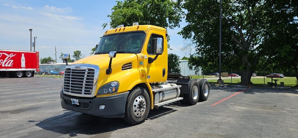 Day Cab Tractor-Heavy Duty Tractors-Freightliner-2020-Cascadia 11364ST-Tulsa-OK-305,437\n\t\tmiles-$ 45,250 - Image 3