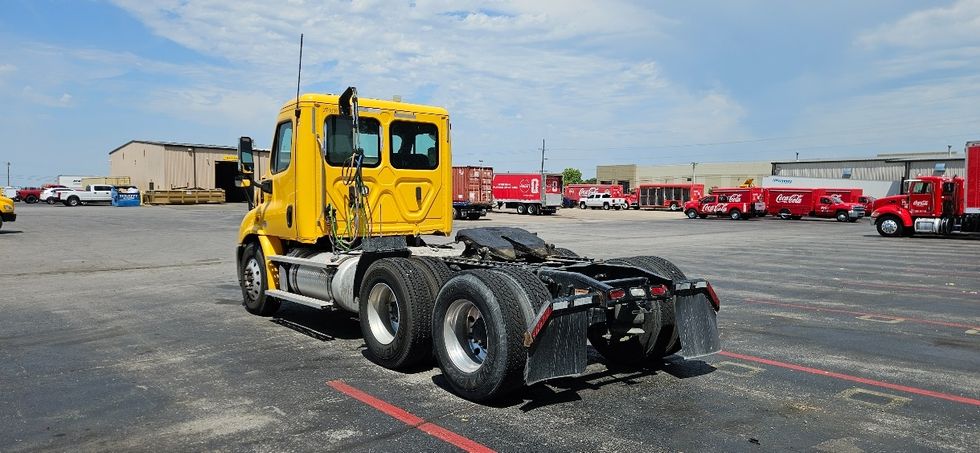 Day Cab Tractor-Heavy Duty Tractors-Freightliner-2020-Cascadia 11364ST-Tulsa-OK-305,437\n\t\tmiles-$ 45,250 - Image 5