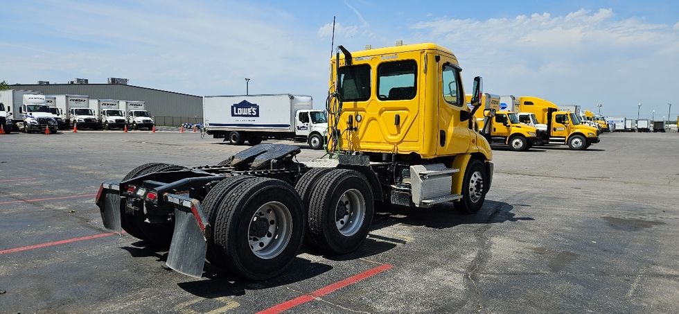 Day Cab Tractor-Heavy Duty Tractors-Freightliner-2020-Cascadia 11364ST-Tulsa-OK-305,437\n\t\tmiles-$ 45,250 - Image 7