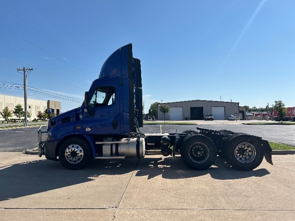 Day Cab Tractor-Heavy Duty Tractors-Freightliner-2020-Cascadia 11364ST-Tulsa-OK-360,328\n\t\tmiles-$ 49,000 - Image 4