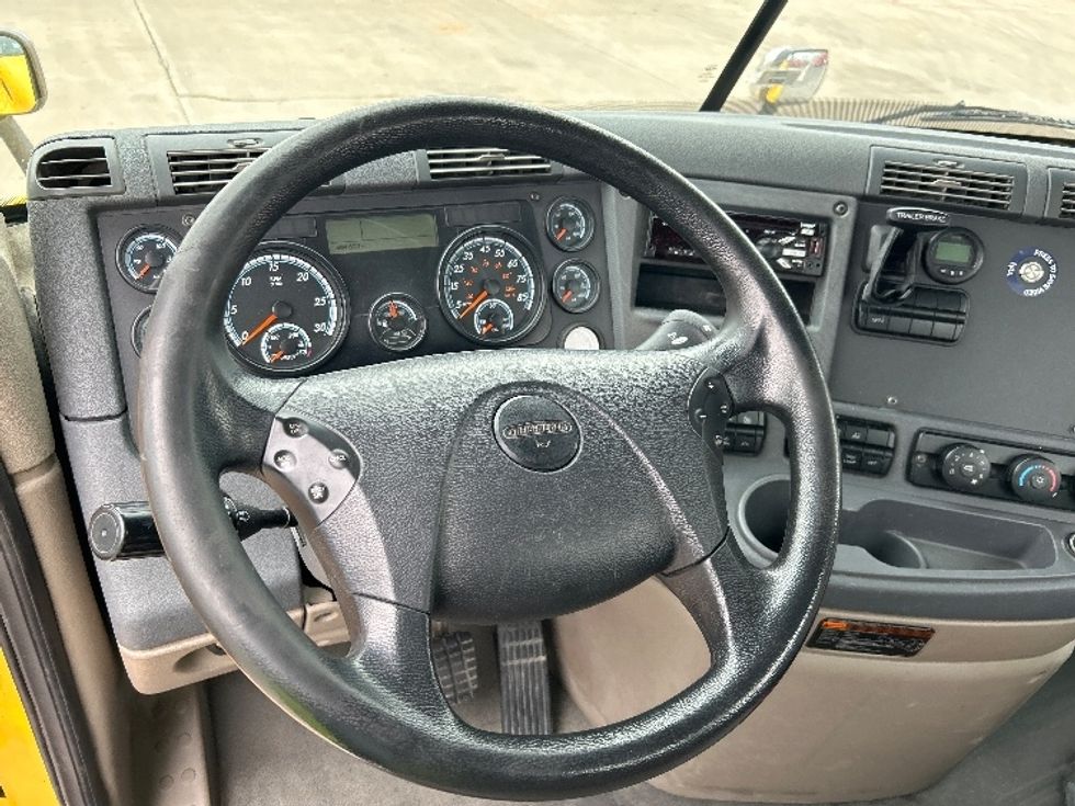 Day Cab Tractor-Heavy Duty Tractors-Freightliner-2020-Cascadia 11364ST-Tulsa-OK-494,623\n\t\tmiles-$ 31,250 - Image 11