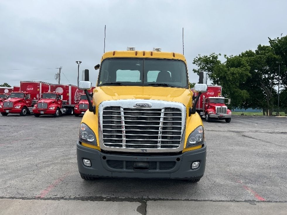 Day Cab Tractor-Heavy Duty Tractors-Freightliner-2020-Cascadia 11364ST-Tulsa-OK-494,623\n\t\tmiles-$ 31,250 - Image 2