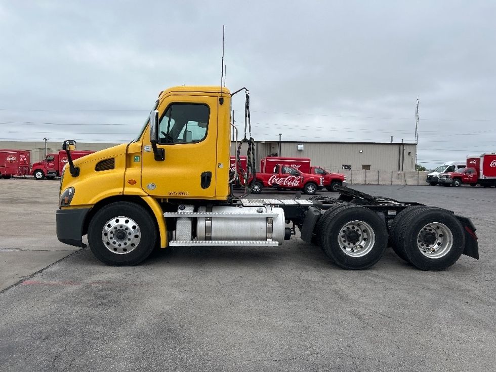Day Cab Tractor-Heavy Duty Tractors-Freightliner-2020-Cascadia 11364ST-Tulsa-OK-494,623\n\t\tmiles-$ 31,250 - Image 4