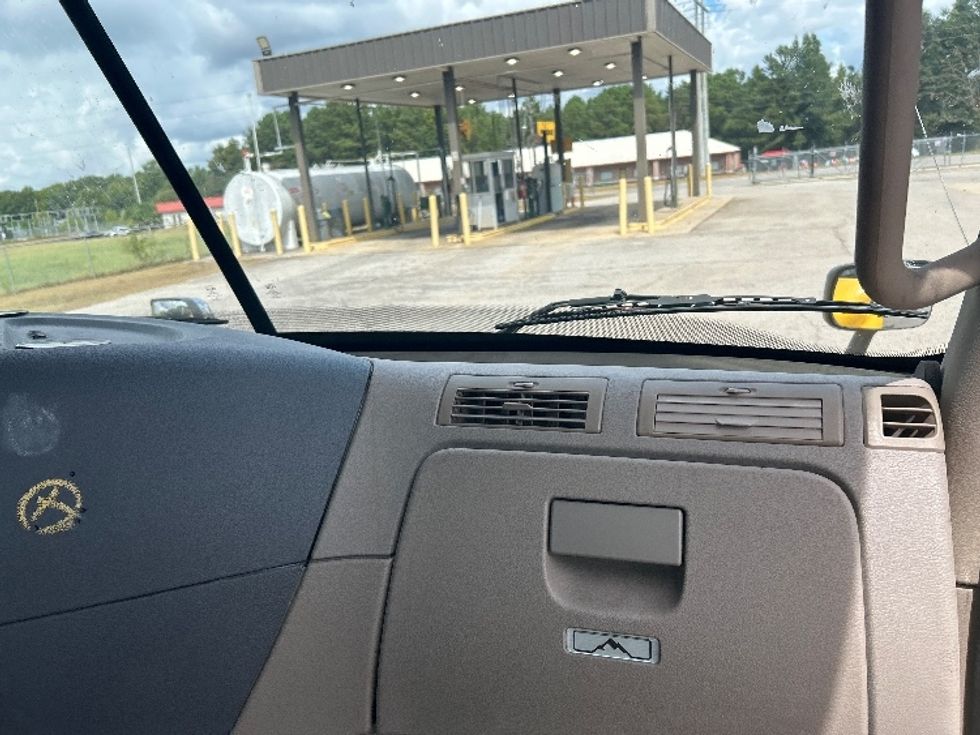 Day Cab Tractor-Heavy Duty Tractors-Freightliner-2020-Cascadia 11364ST-Tuscaloosa-AL-533,373\n\t\tmiles-$ 32,250 - Image 13