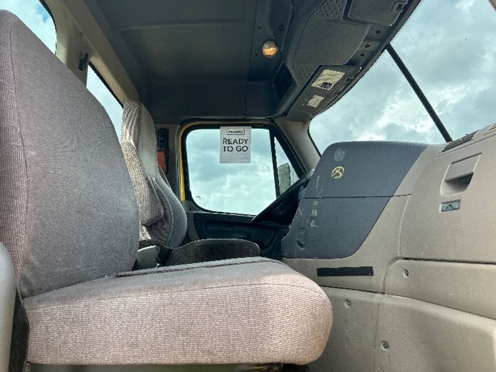 Day Cab Tractor-Heavy Duty Tractors-Freightliner-2020-Cascadia 11364ST-Tuscaloosa-AL-533,373\n\t\tmiles-$ 32,250 - Image 14