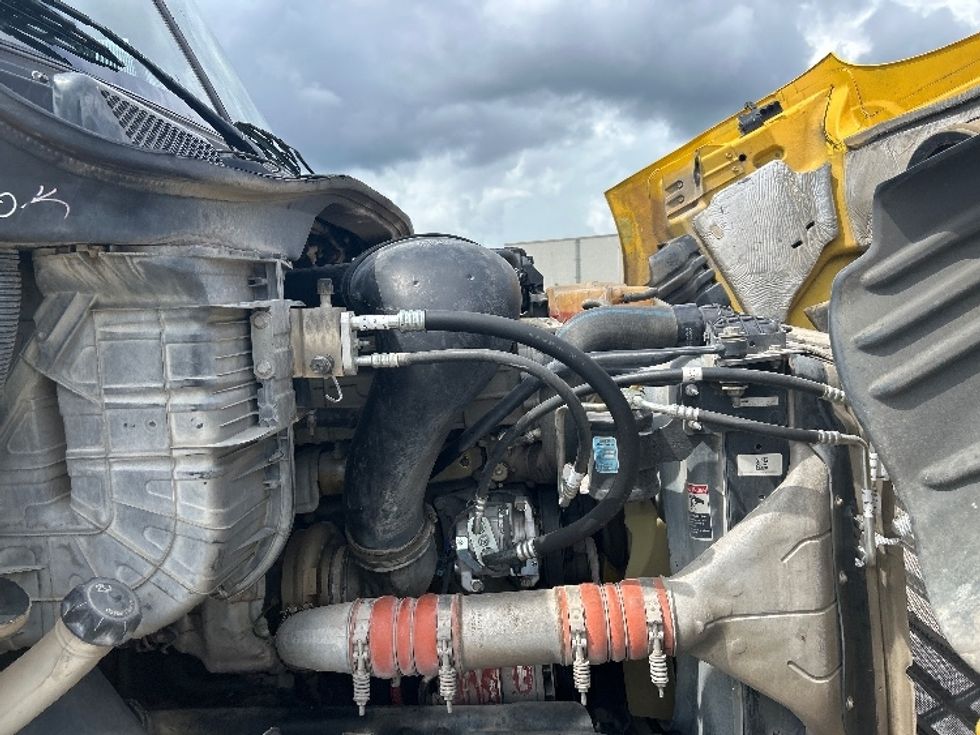 Day Cab Tractor-Heavy Duty Tractors-Freightliner-2020-Cascadia 11364ST-Tuscaloosa-AL-533,373\n\t\tmiles-$ 32,250 - Image 15
