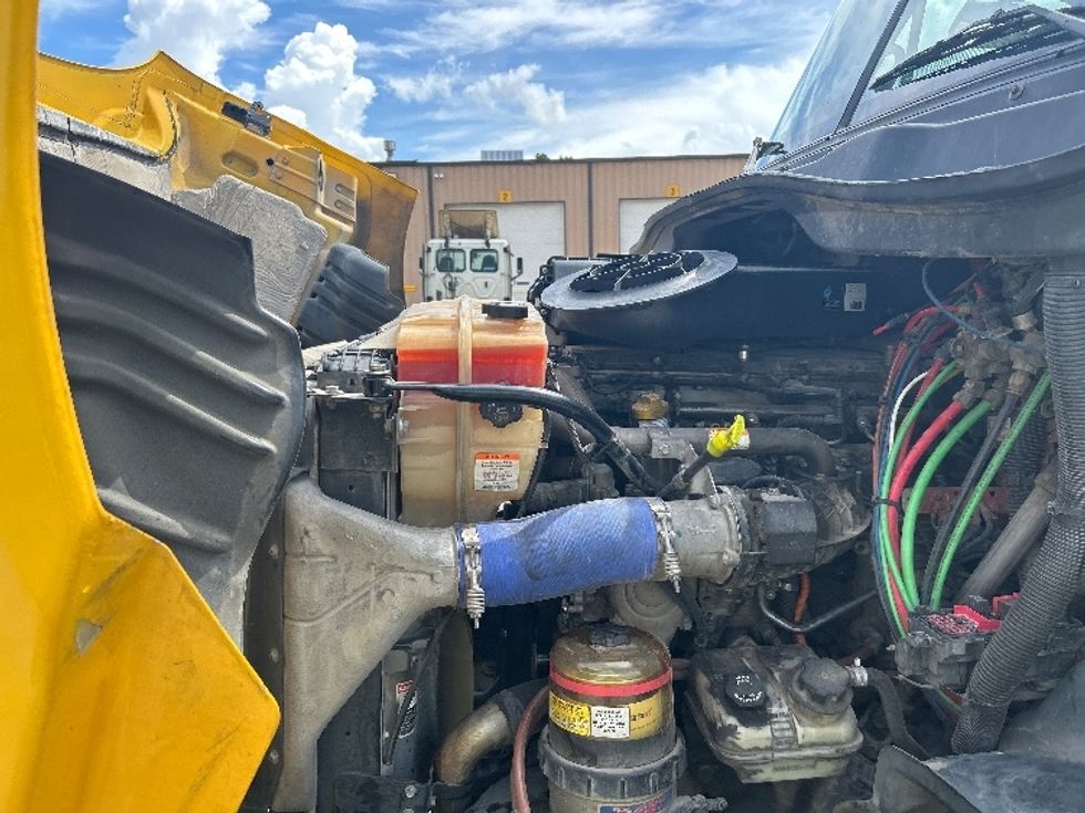 Day Cab Tractor-Heavy Duty Tractors-Freightliner-2020-Cascadia 11364ST-Tuscaloosa-AL-533,373\n\t\tmiles-$ 32,250 - Image 16