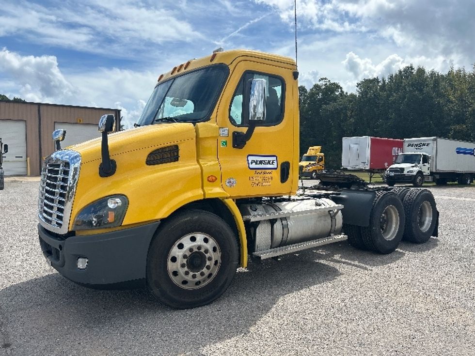 Day Cab Tractor-Heavy Duty Tractors-Freightliner-2020-Cascadia 11364ST-Tuscaloosa-AL-533,373\n\t\tmiles-$ 32,250 - Image 3