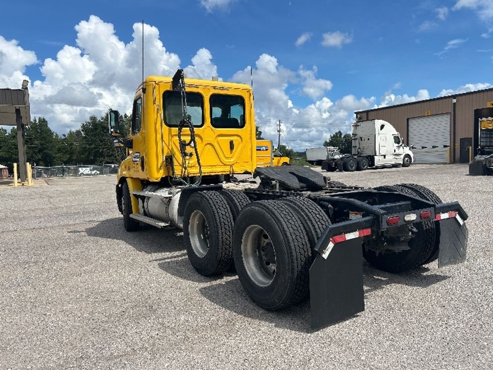 Day Cab Tractor-Heavy Duty Tractors-Freightliner-2020-Cascadia 11364ST-Tuscaloosa-AL-533,373\n\t\tmiles-$ 32,250 - Image 5