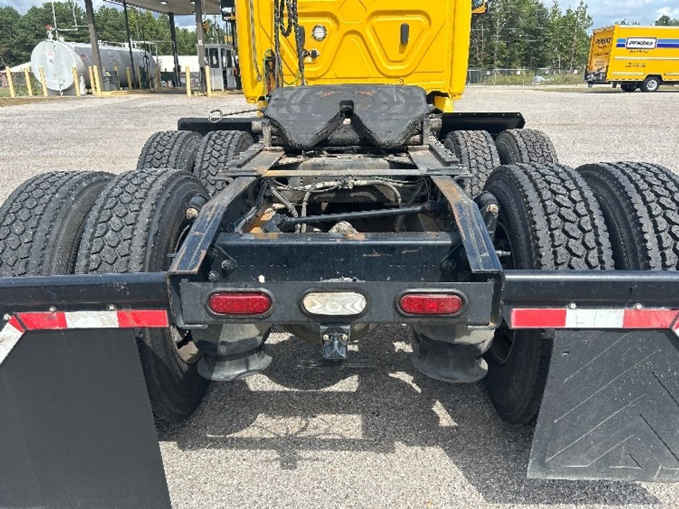 Day Cab Tractor-Heavy Duty Tractors-Freightliner-2020-Cascadia 11364ST-Tuscaloosa-AL-533,373\n\t\tmiles-$ 32,250 - Image 6