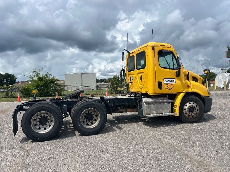 Day Cab Tractor-Heavy Duty Tractors-Freightliner-2020-Cascadia 11364ST-Tuscaloosa-AL-533,373\n\t\tmiles-$ 32,250 - Image 8