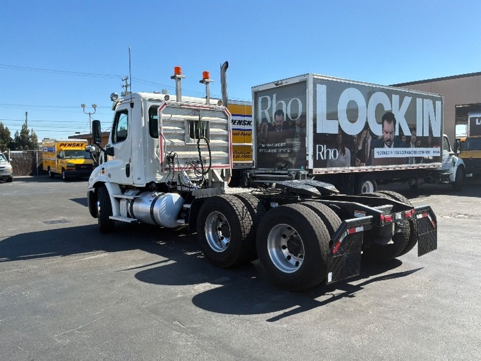 Day Cab Tractor-Heavy Duty Tractors-Freightliner-2020-Cascadia 11364ST-West Sacramento-CA-62,227\n\t\tmiles-$ 63,500 - Image 5