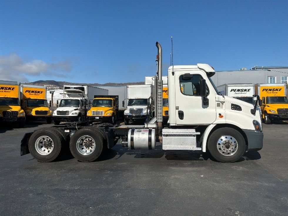 Day Cab Tractor-Heavy Duty Tractors-Freightliner-2020-Cascadia 11364ST-West Sacramento-CA-62,227\n\t\tmiles-$ 63,500 - Image 8