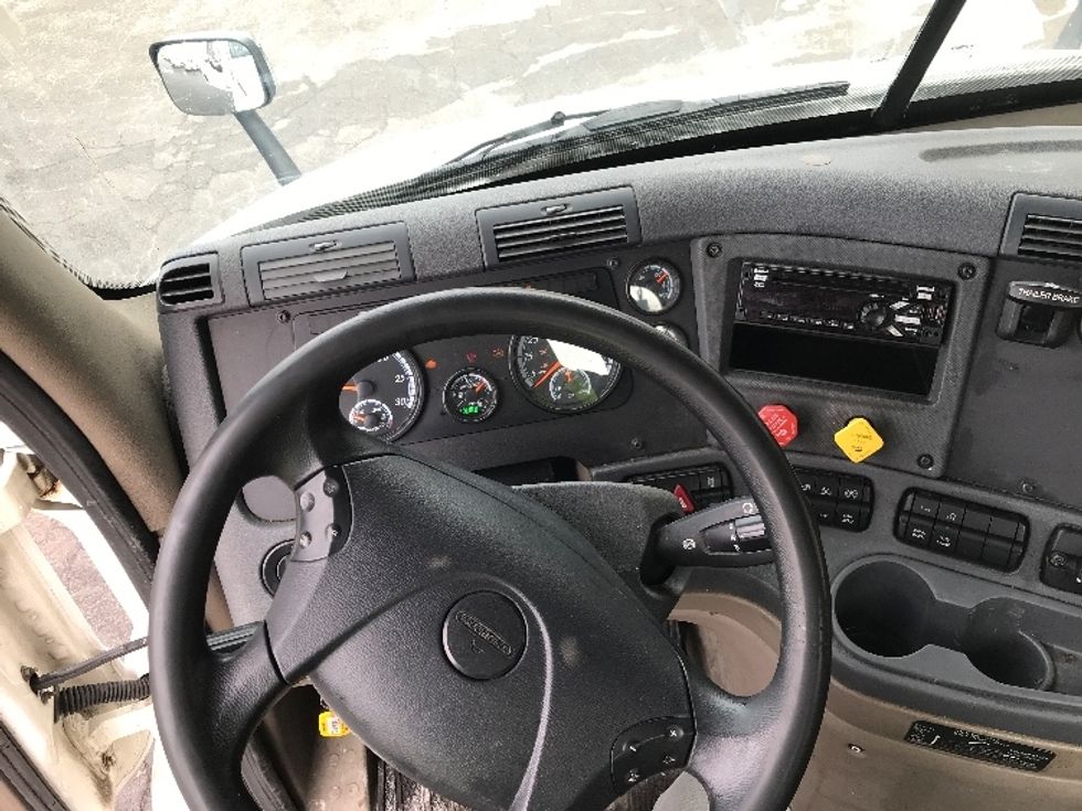 Day Cab Tractor-Heavy Duty Tractors-Freightliner-2020-Cascadia 11364ST-Westfield-MA-207,202\n\t\tmiles-$ 53,250 - Image 11