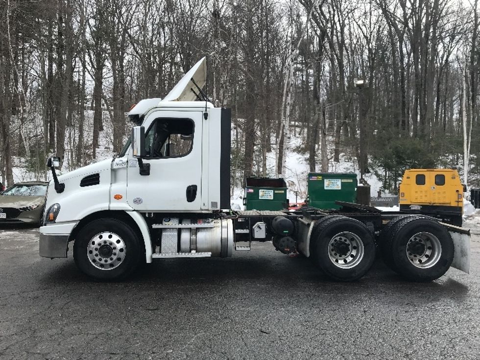Day Cab Tractor-Heavy Duty Tractors-Freightliner-2020-Cascadia 11364ST-Westfield-MA-207,202\n\t\tmiles-$ 53,250 - Image 4