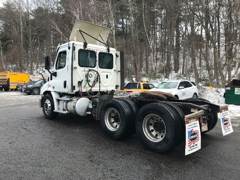Day Cab Tractor-Heavy Duty Tractors-Freightliner-2020-Cascadia 11364ST-Westfield-MA-207,202\n\t\tmiles-$ 53,250 - Image 5