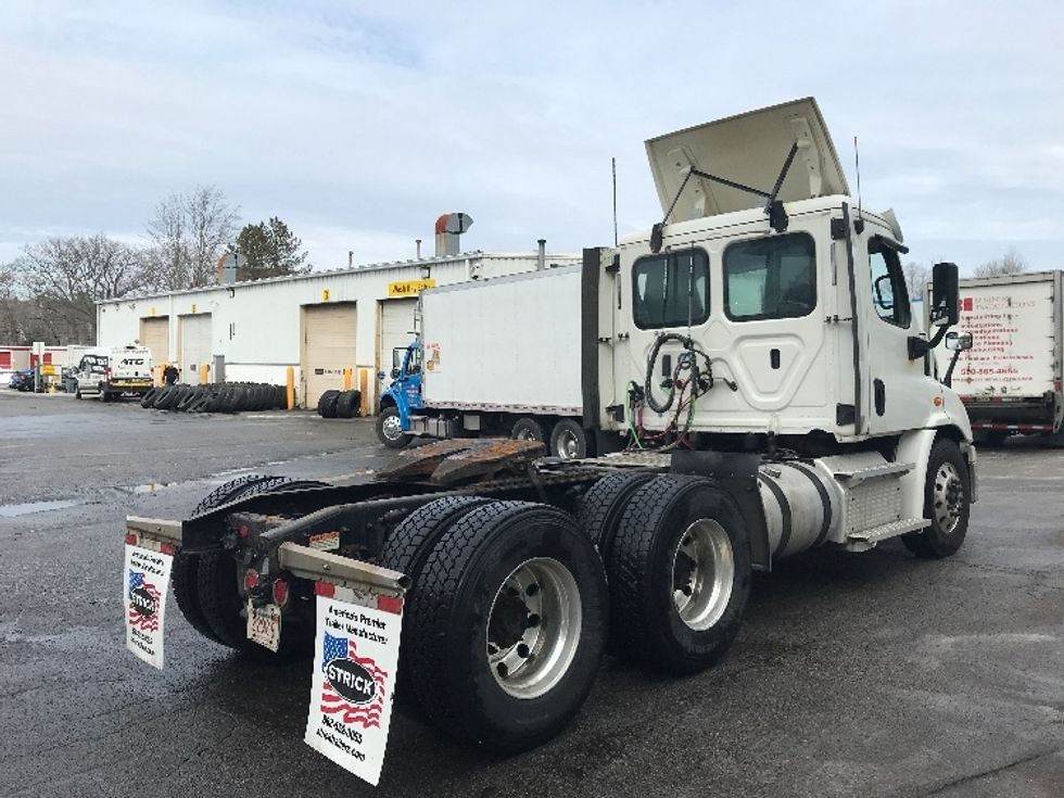Day Cab Tractor-Heavy Duty Tractors-Freightliner-2020-Cascadia 11364ST-Westfield-MA-207,202\n\t\tmiles-$ 53,250 - Image 7