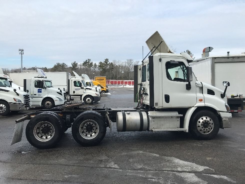 Day Cab Tractor-Heavy Duty Tractors-Freightliner-2020-Cascadia 11364ST-Westfield-MA-207,202\n\t\tmiles-$ 53,250 - Image 8