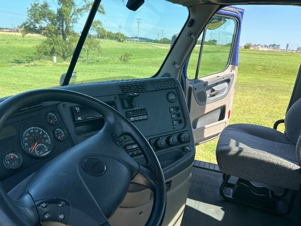 Day Cab Tractor-Heavy Duty Tractors-Freightliner-2020-Cascadia 11364ST-Wichita-KS-424,836\n\t\tmiles-$ 48,250 - Image 10