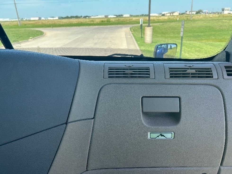 Day Cab Tractor-Heavy Duty Tractors-Freightliner-2020-Cascadia 11364ST-Wichita-KS-424,836\n\t\tmiles-$ 48,250 - Image 13